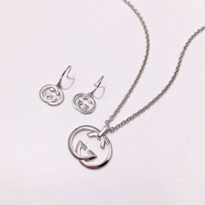 Picture of Gucci Sets _SKUGuccisuits09295610180